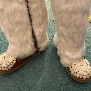 UGG Chestnut Shearling Cuff Short Boot - Cream Fur Customized Design!